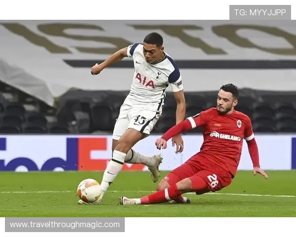 通过球探探足球即时比分平台轻松查看各类足球比赛的实时比分和赛况，满足你对足球比赛的全面关注和分析需求